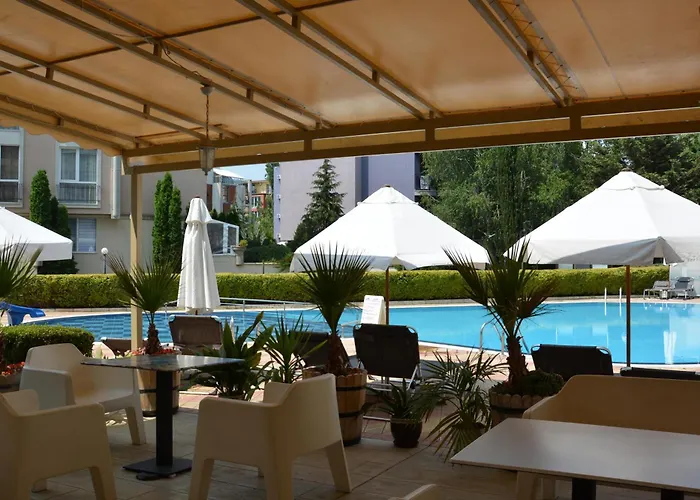 Rainbow 1 Complex Napospart