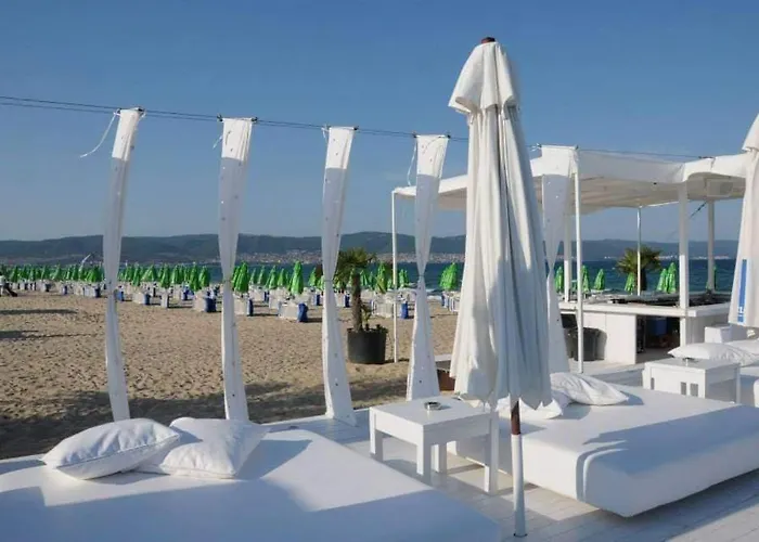 Rainbow 1 Complex 阳光海滩