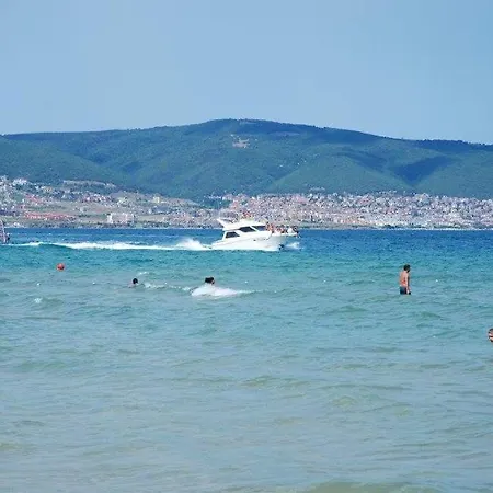 Rainbow 1 Complex Apartmanhotel 3*