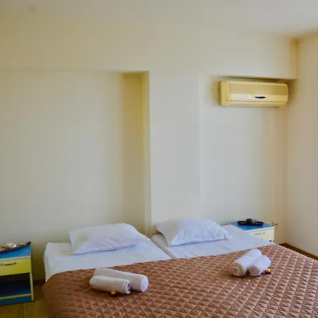 Rainbow 1 Complex Apartmanhotel 3*