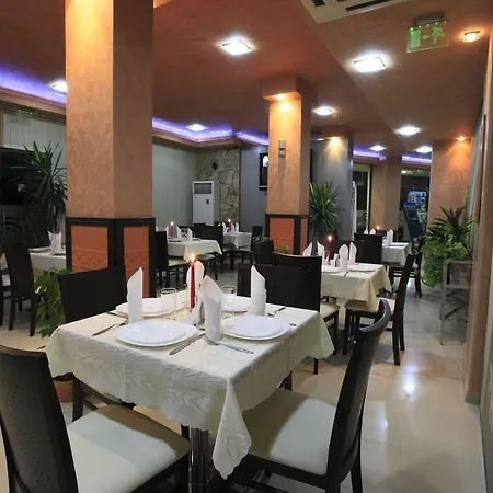 Rainbow 1 Complex Apartmanhotel 3*