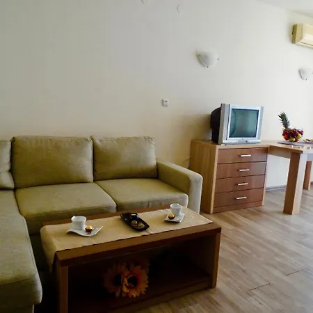 Rainbow 1 Complex Apartmanhotel 3*